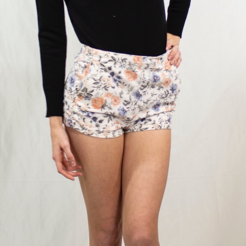 H&M Divided Floral Side-zip Pastel Shorts